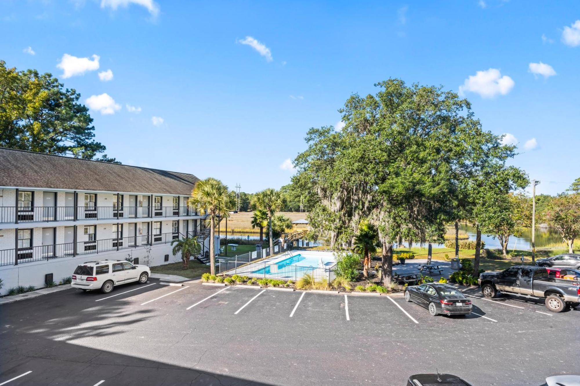 Charleston Creekside Inn エクステリア 写真