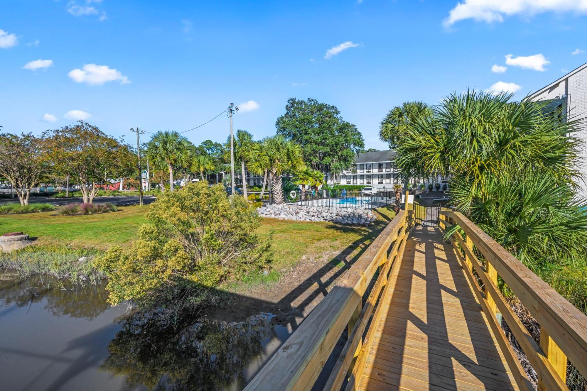 Charleston Creekside Inn エクステリア 写真